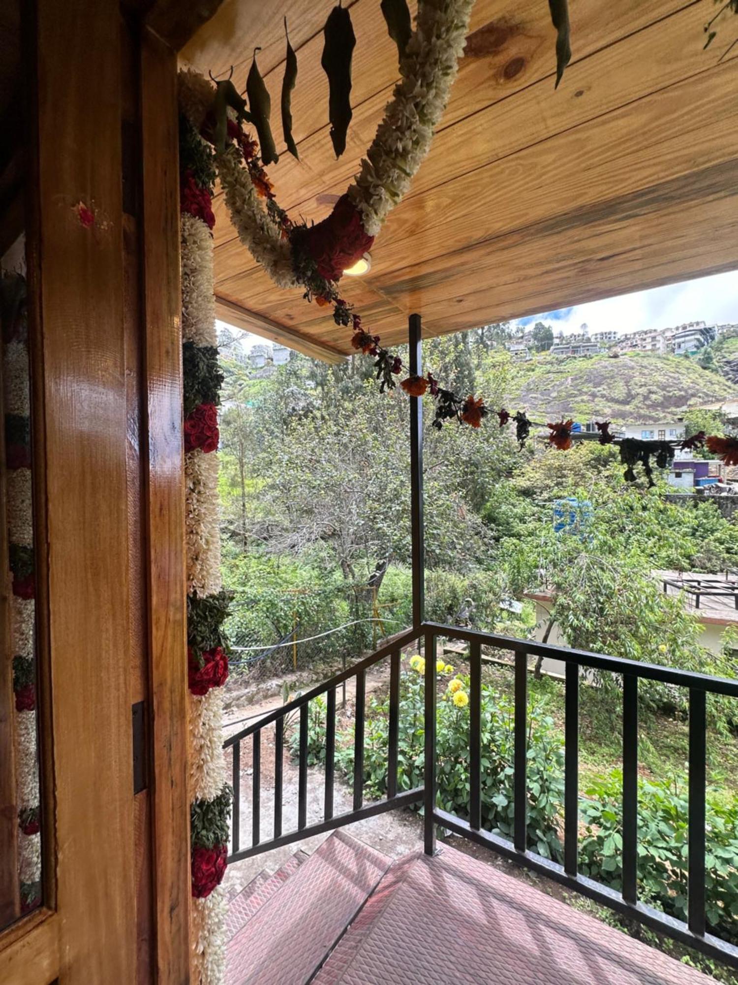 Magica Mount A Frame Wood House Villa Kodaikanal Ngoại thất bức ảnh